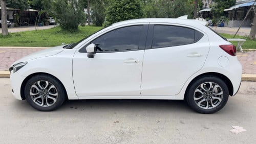 Mazda 2 2018 full
