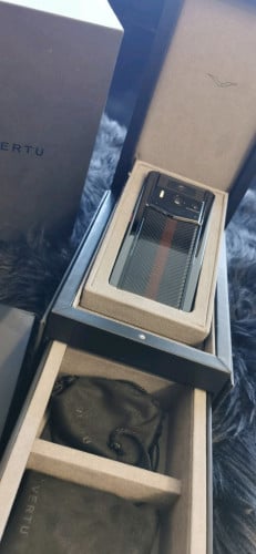 Metavertu 2 Carbon fiber limited edition