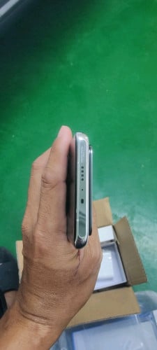 Mi 11ulltra 5Gram16/256 ថ្មី99%មានខេសនឹងឆ្មាំ