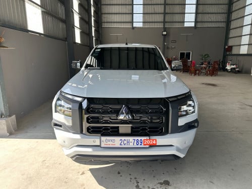 Mitsubishi Triton GLS Extra Plus Full Option 2024 ( 7968km ) សុីន )