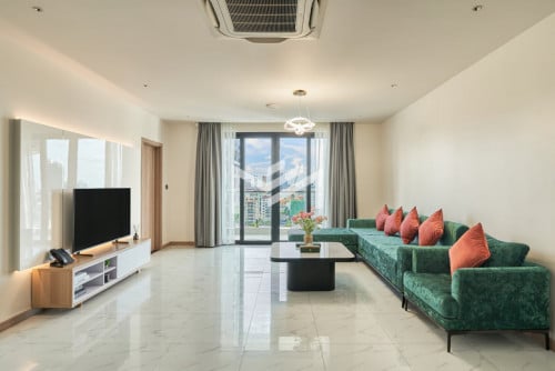 Modern 4 Bedrooms Apartment for RENT in BKK1 with Gym and Pool