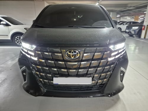 New stock Toyota alphard 2024 Executive Lounges Full Options 9000km original