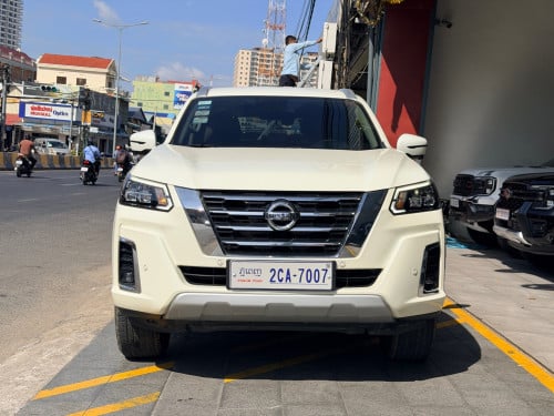 NISSAN TERRA 2023
