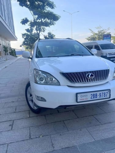 RX330 05 Foll ក្នុងលឿងមហាថ្មីខុសឡានចាក់សាំងមាពេញឲ្យទៅវិញ