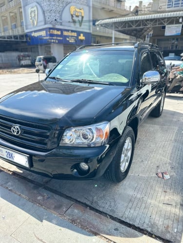 Toyota Highlander 2005  V4 ក្នុងលឿង ទិញក្រដាស់ពន្ធ ទឹកថ្នាំសុីន80%