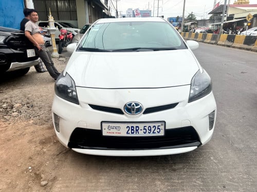 Toyota Prius 2012 អប់សិន2 16500$