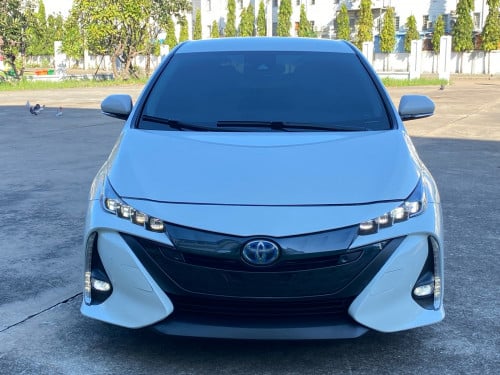Toyota Prius prime 2017 សាកថ្មបាន ទេីបតែចូលស្តុកថ្មី តម្លៃលកអខ្លាំង បង់រំលោះសិក្សា១ថ្ងៃដកឡាន