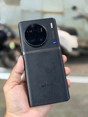 Vivo X90 Pro + 512G នៅល្មមប្រើអេម តម្លៃល្អ 265$ inbox 📥ធានាលើម៉ាស៊ីន១ខែជូន. មានឆ្នាំងសាក១
