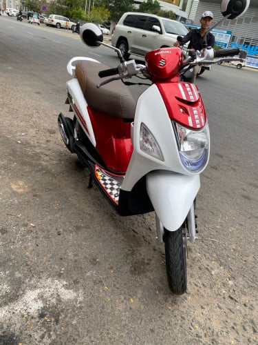 ម៉ូតូលក់