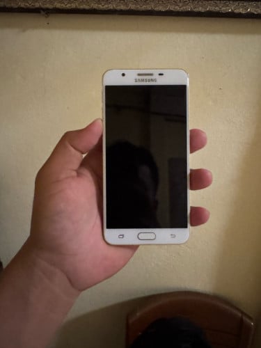 បើកអត់ចេញ អេក្រង់នៅល្អ