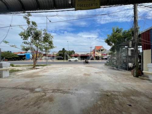 ឃ្លាំងសម្រាប់ជួលនៅខណ្ឌច្បារអំពៅ