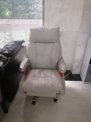 កៅអីប្រធាន