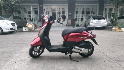 ម៉ូតូធូរដេរប្រភេទប្រើប៊ិច