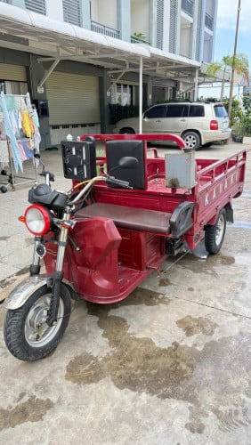 ម៉ក់លក់ ទ្រុង ប្រវែង1.75m ទទឹង 1.2m ម៉ាស៊ីន 130c 750$