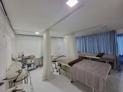 * សេងសាឡន 15000$ ចរចារ​ និងសំភាទាំងមូលមានផ្នែក ម៉ាស្សាមុខ សក់ ក្រចក ឡាស៊ែរ