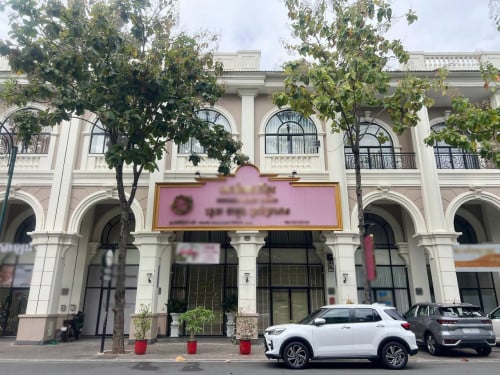 ផ្ទះអាជីវកម្ម 2ល្វែងសម្រាប់ជួល នៅបុរីប៉េងហួត បឹងស្នោរ