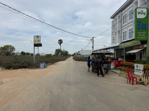 ដីកែងលក់នៅជិតបុរីពិភពថ្មីឈូកវ៉ា2