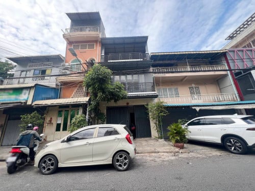 ផ្ទះអាជីវកម្ម ជួលនៅបឹងកេងកង2 | Shophouse for Rent at BKK2