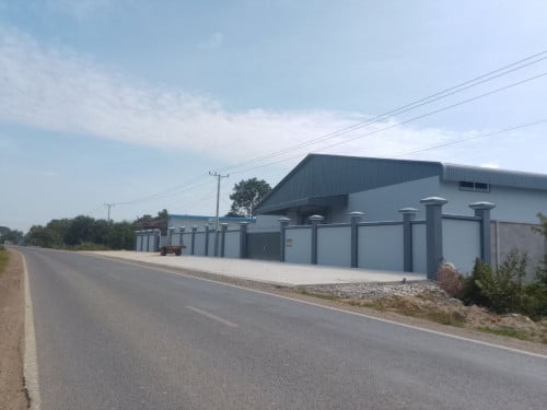 ឃ្លាំងថ្មីខ្នាតរោងចក្រនៅក្បែរផ្លូវ41 ជិតផ្លូវជាតិលេខ4