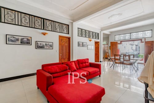 #FORSALE Renovated 3-Bedroom Apartment 🏠🍃-📍Phsar Thmei 3, Phnom Penh