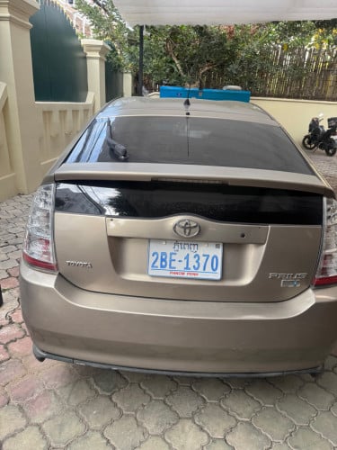 រថយន្តជិះផ្ទាល់ លក់ធូរៗ Half Full