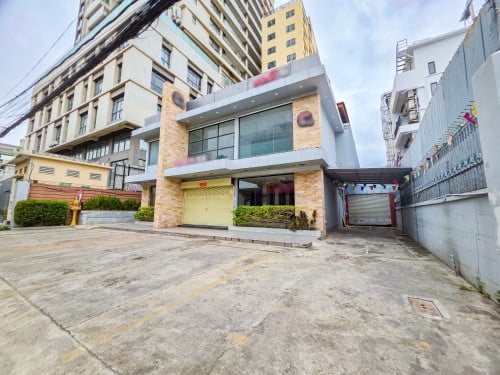 ហាងសម្រាប់ជួលនៅជិតសាលាIFL