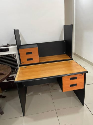 លក់តុការិយាល័យមានថតតុ(ទីតាំងក្នុងបុរីពិភពថ្មីឈូកវ៉ា២) - ខ្នាតតុ: L.1.2m x W.0.75 x H.0.75m