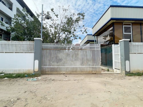 ដីឃ្លាំង លក់បន្ទាន់ | Land – Warehouse For Urgent Sale
