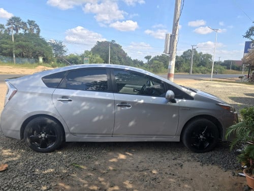 យ៉ាន់ Options 5 សំបកកង់ 90% លក់