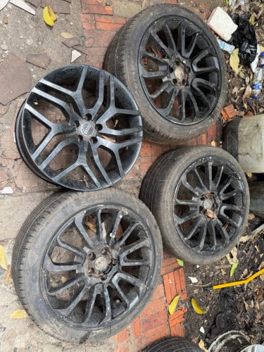 យ៉ាន់​ឡាន​ RANGE ROVER រង្វង់​ 20” លក់ 1=50$