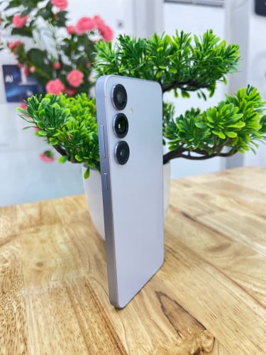 ស្តុកថ្មី SAMSUNG GALAXY S25+