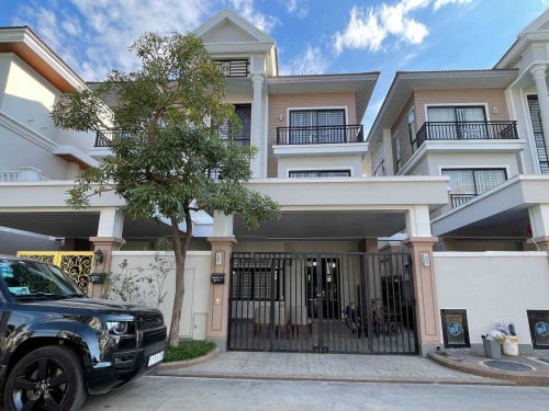 🏠វីឡាភ្លោះសម្រាប់ជួល នៅក្នុងបុរីប៉េងហួត ៥០ម៉ែត្រ ដឹស្តាមេរ៉ាហ្គាដិន