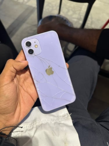 12 64G ថ្ម93% អេក្រងហ្សីនឆ្នូត បែកក្រោយ 110$