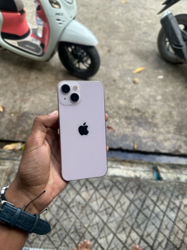 13 pink សំនុំហ្សីន 128G ថ្ម74% នៅកាន់ ស្អាត់បាន 96% លក់ 285$