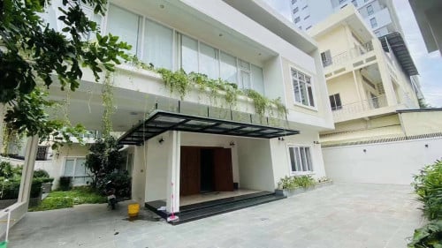 6 Bedroom Villa for Rent near BKK
