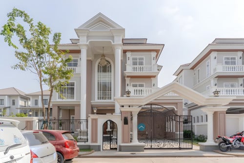 7 Bedroom Luxury Villa For Rent - Chbar Ampov, Phnom Penh