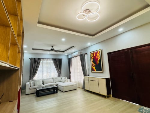 FULLY FURNISHED VILLA CORNER