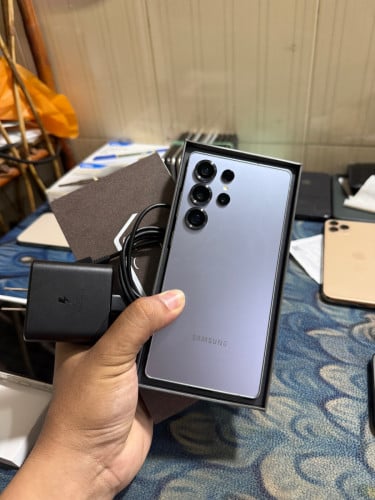 Galaxy 25 Ultra ក្រុមហ៊ុន សុីម2 ស្អាត99.99%