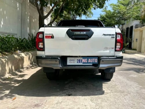 Hilux Rally 2021 4មុឺគីឡូសុីន ទិញថ្មីខ្លាញឮគោ