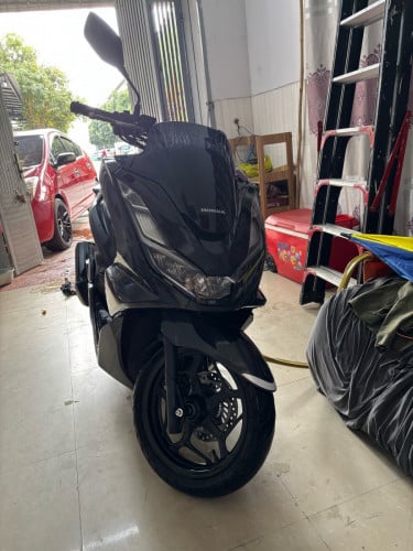 Honda Pcx 125ccជប៉ុន ឆ្នាំ2022 ម៉ាស្រុីនស្ងាត់ ផ្លាកមានពន្ធ លេខ1AVxx66