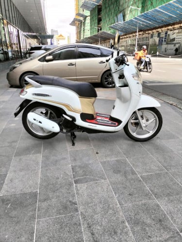 Honda scoopy 2018