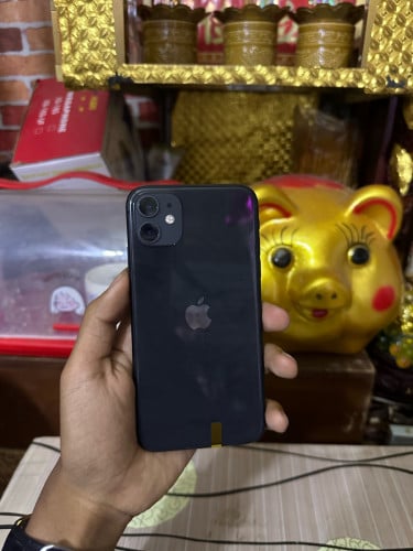 iPhone 11ម៉ាសុីនZin អេក្រង់ថ្មី លក់115$កាំមេរ៉ាច្បាស់មុខក្រោយ អត់ជាប់ អត់ដេីកាច់ញ័រ