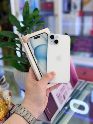 iPhone 15 មួយទឹក 256GB ស្អាតដូចថ្មី មានប្រអប់