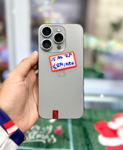 Iphone 15 Pro ទំហំផ្ទុក (256G) តួស្អាត 98% Model ZP Color Natural ដូរខ្នង