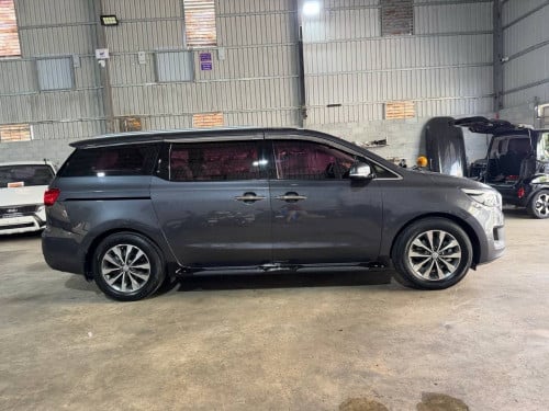 Kia Carnival 2016full option ទ្វាអូតូ3