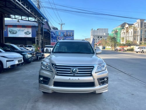 Lexus Lx 570 2013 Sport Full Arab ម្ចាស់ដើមទីមួយទិញថ្មីខ្លាញ់គោ • ធានាឡានមូល មិនមាន បុកប៉ះ