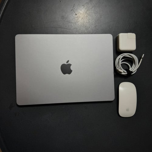 Macbook Air M2 very nice condition