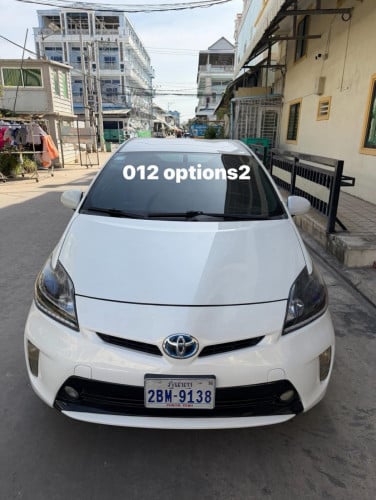 Prius 2012 options2 ក្នុងលឿង ស្តេចឡានបងៗ