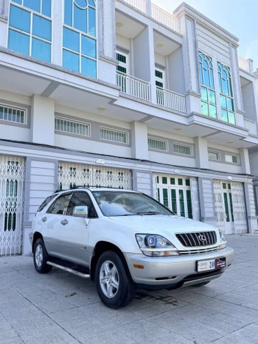 Rx 300 2002  ប៉ុង1