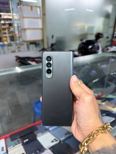 Samsung Fold 3 Company Sim2 Ram12G HD256GB Phone Condition 96% , ទាក់ថាច់អេក្រង់ក្រៅបន្តិច